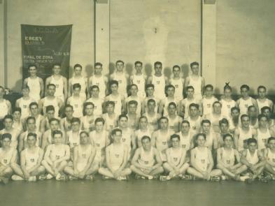 Clase de Gimnasia del CCU - 1933. Fuente: Fototeca del Club